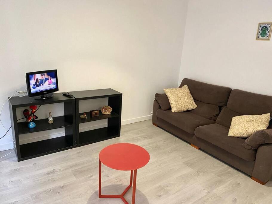 Econmic Room In A Private Apartament アンダイエ エクステリア 写真